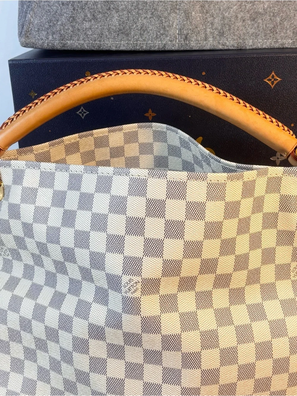 Amazing Louis Vuitton Artsy Azur
